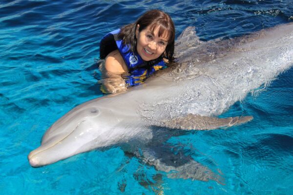 CANCUN-RIVIERA-MAYA-Dolphin-swim-Cancun
